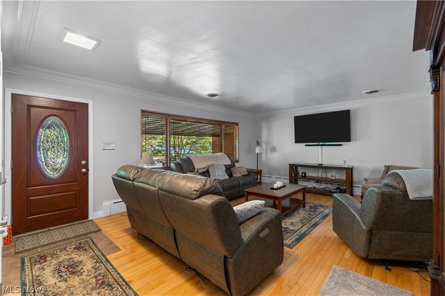 37523 Arlington Drive, Willoughby, OH 44094
