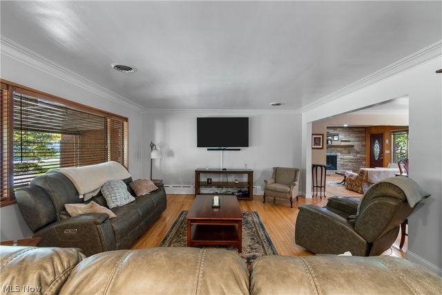 37523 Arlington Drive, Willoughby, OH 44094