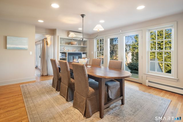 18 Cloverly Circle, Norwalk, CT 06855