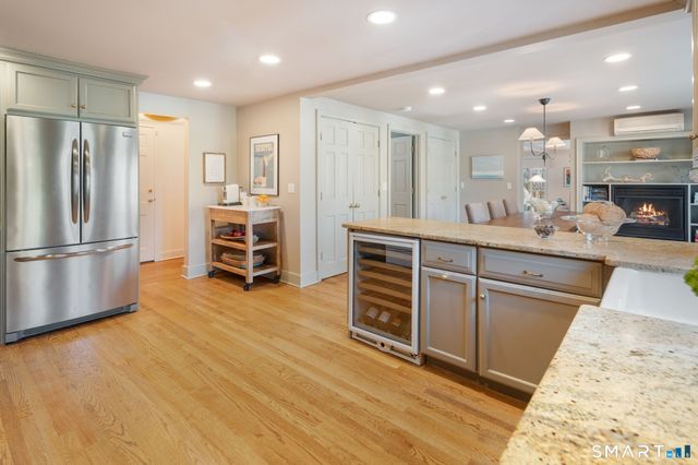 18 Cloverly Circle, Norwalk, CT 06855