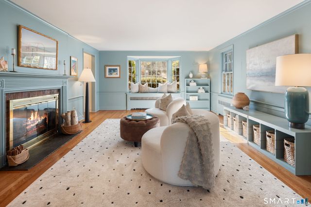 18 Cloverly Circle, Norwalk, CT 06855