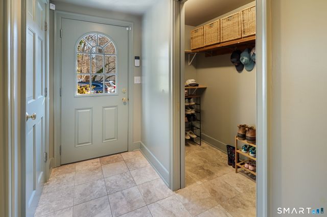 18 Cloverly Circle, Norwalk, CT 06855