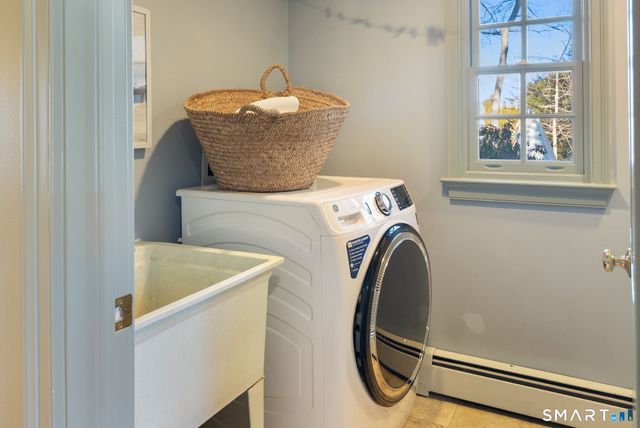 18 Cloverly Circle, Norwalk, CT 06855