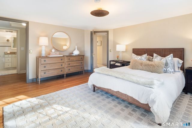 18 Cloverly Circle, Norwalk, CT 06855