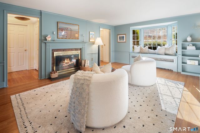 18 Cloverly Circle, Norwalk, CT 06855