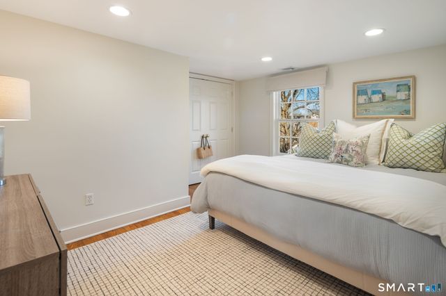 18 Cloverly Circle, Norwalk, CT 06855