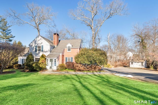 18 Cloverly Circle, Norwalk, CT 06855