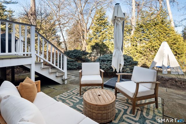 18 Cloverly Circle, Norwalk, CT 06855