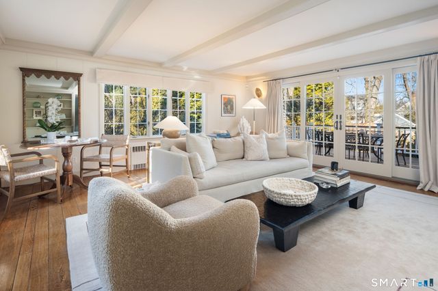 18 Cloverly Circle, Norwalk, CT 06855