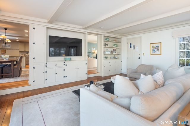 18 Cloverly Circle, Norwalk, CT 06855