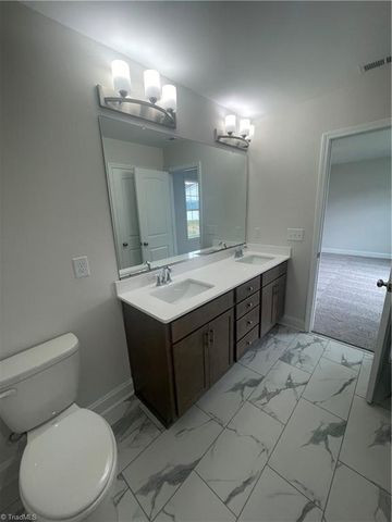 249 Kyndall Run Drive 56, Lexington, NC 27295