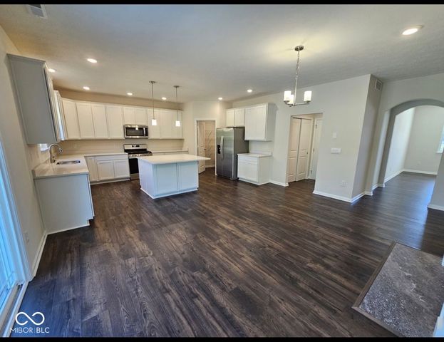 7696 Rolling Green Drive, Plainfield, IN 46168