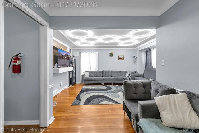 8258 Meyers Road, Detroit, MI 48228