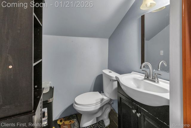 8258 Meyers Road, Detroit, MI 48228