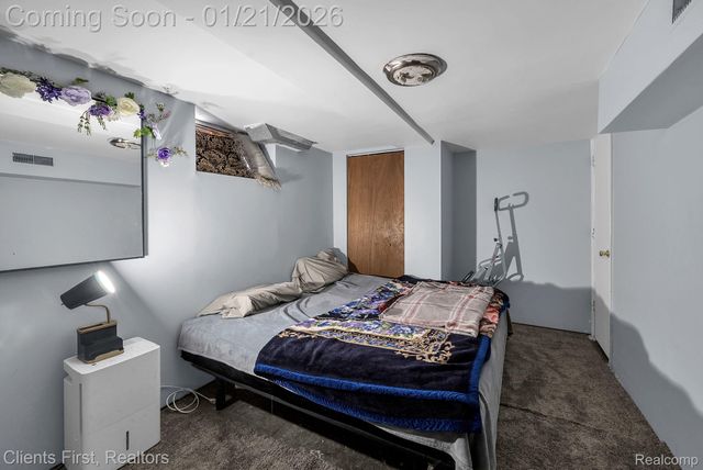 8258 Meyers Road, Detroit, MI 48228