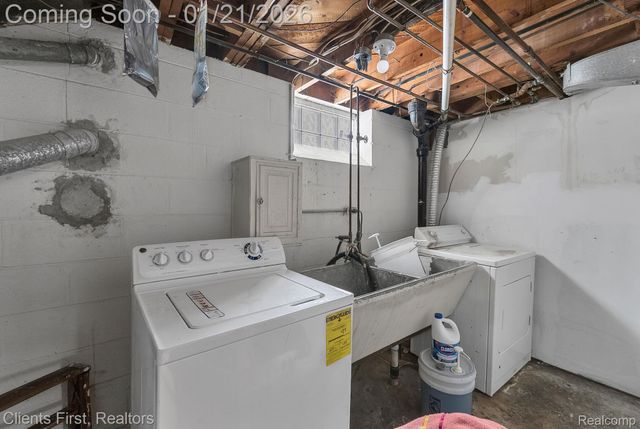 8258 Meyers Road, Detroit, MI 48228