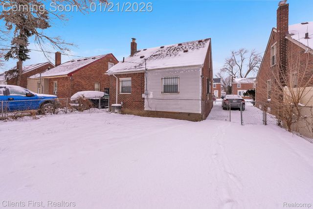 8258 Meyers Road, Detroit, MI 48228