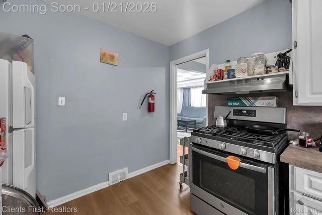 8258 Meyers Road, Detroit, MI 48228