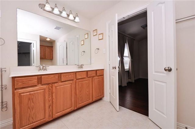 468 Hunt Drive, Lewisville, TX 75067