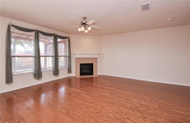 468 Hunt Drive, Lewisville, TX 75067