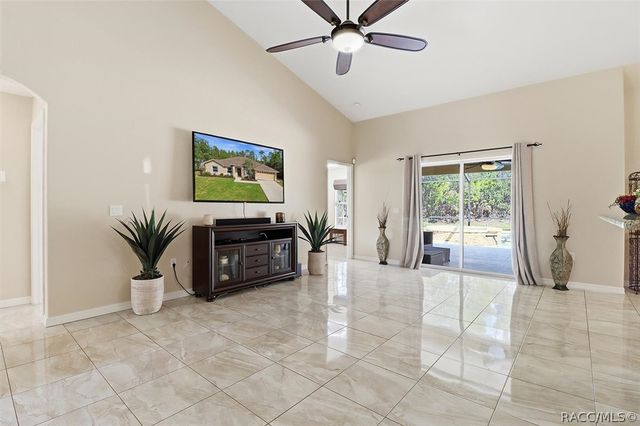 11 Heuchera Court E, Homosassa, FL 34446