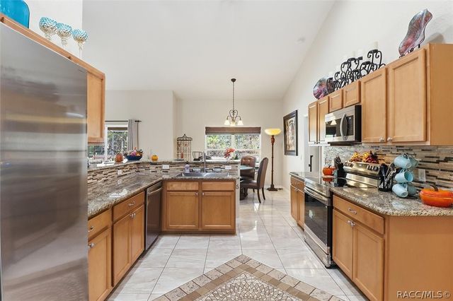 11 Heuchera Court E, Homosassa, FL 34446