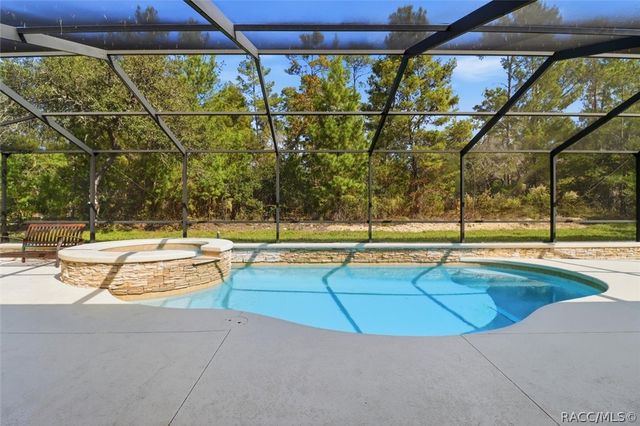 11 Heuchera Court E, Homosassa, FL 34446