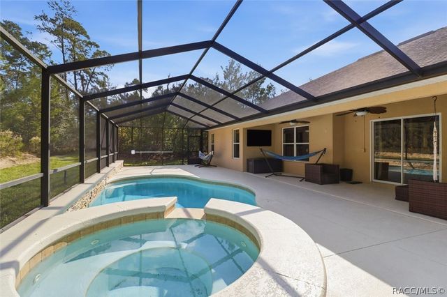 11 Heuchera Court E, Homosassa, FL 34446