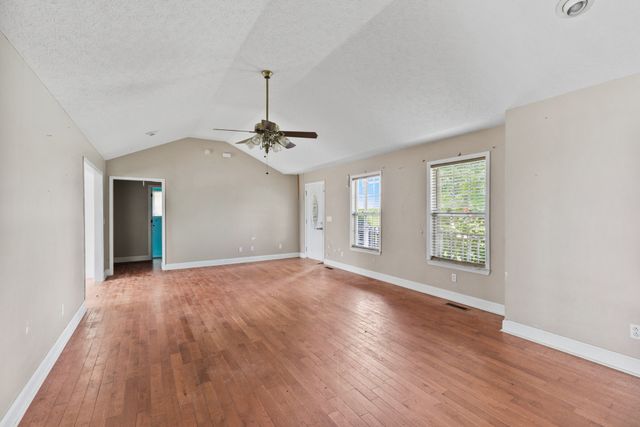 5261 Youngville Rd, Springfield, TN 37172