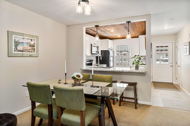 65 Pine Ledge Court, Burlington, VT 05401