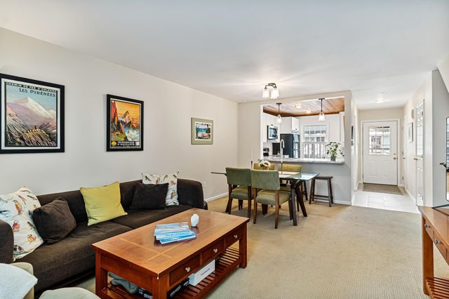 65 Pine Ledge Court, Burlington, VT 05401