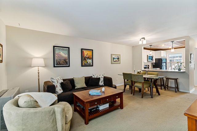 65 Pine Ledge Court, Burlington, VT 05401