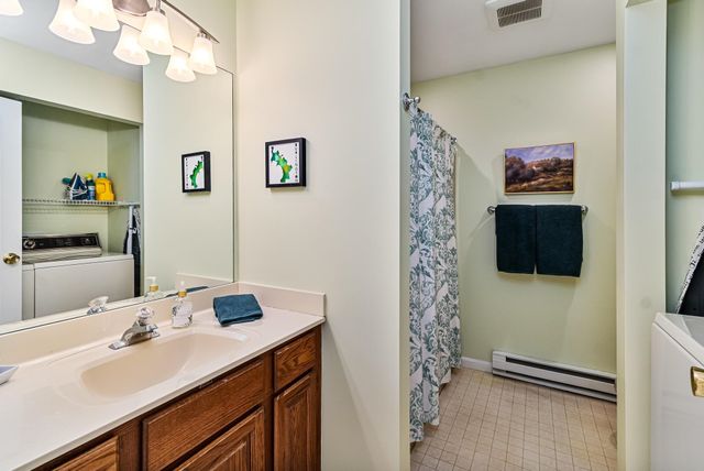 65 Pine Ledge Court, Burlington, VT 05401
