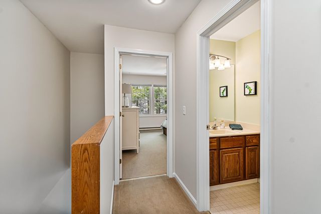 65 Pine Ledge Court, Burlington, VT 05401