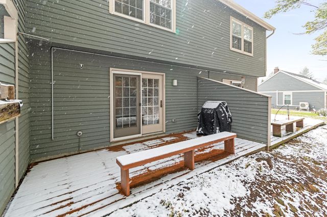 65 Pine Ledge Court, Burlington, VT 05401