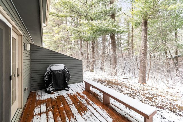 65 Pine Ledge Court, Burlington, VT 05401