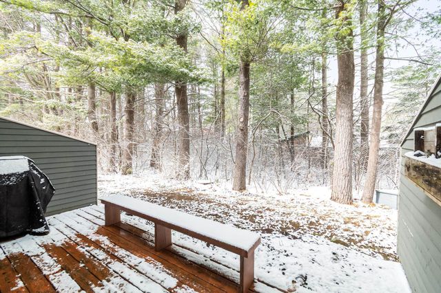 65 Pine Ledge Court, Burlington, VT 05401