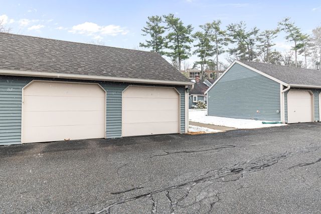 65 Pine Ledge Court, Burlington, VT 05401