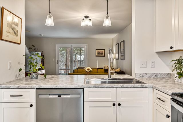 65 Pine Ledge Court, Burlington, VT 05401