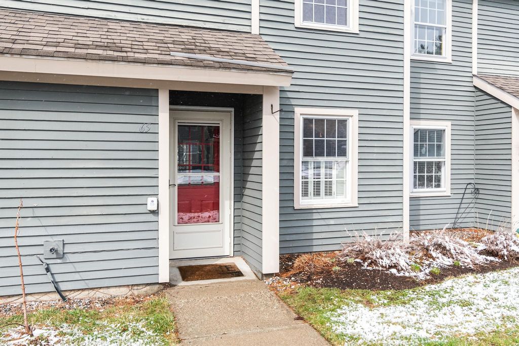 65 Pine Ledge Court, Burlington, VT 05401