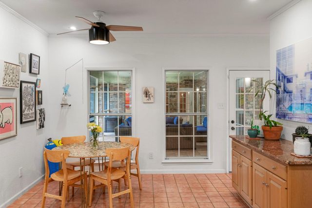 400 Hackberry ST, Lockhart, TX 78644