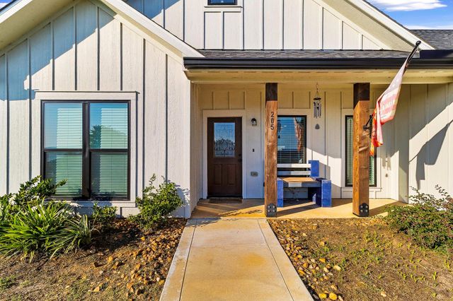 205 Edgewater Drive, Livingston, TX 77351