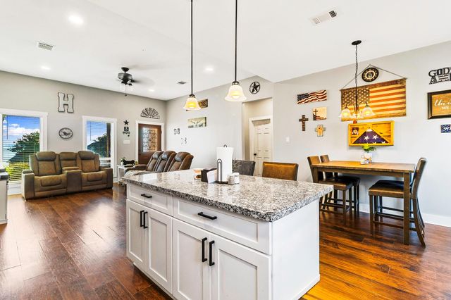 205 Edgewater Drive, Livingston, TX 77351