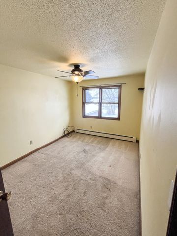 1218 20th Street N, Moorhead, MN 56560