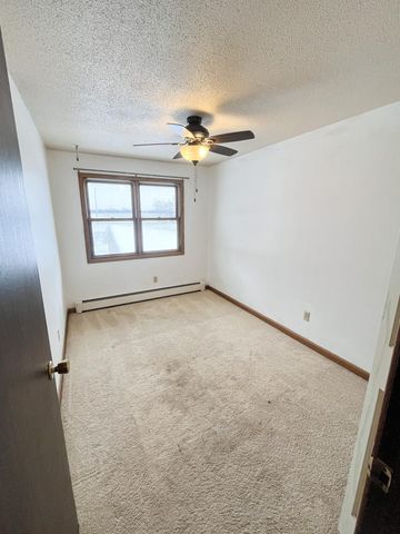 1218 20th Street N, Moorhead, MN 56560