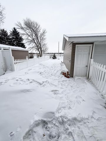 1218 20th Street N, Moorhead, MN 56560