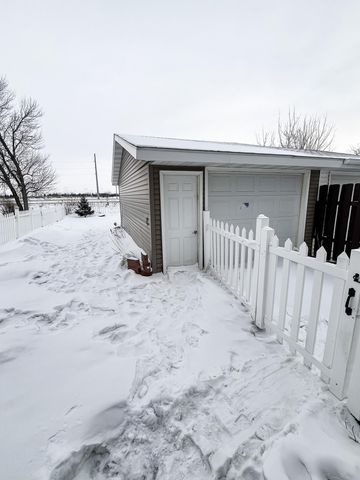 1218 20th Street N, Moorhead, MN 56560