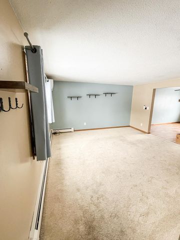 1218 20th Street N, Moorhead, MN 56560