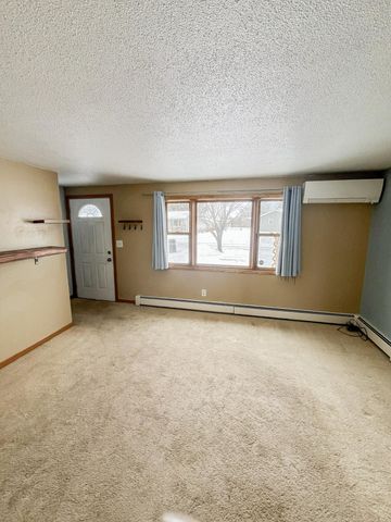 1218 20th Street N, Moorhead, MN 56560