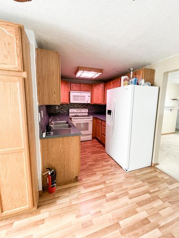 1218 20th Street N, Moorhead, MN 56560